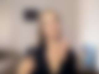 Live cam show with PollyDirusso - Skinny on Camsoda