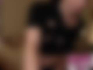 Live cam show with LiliVenom - New Small Tits on TeamSkeetLive