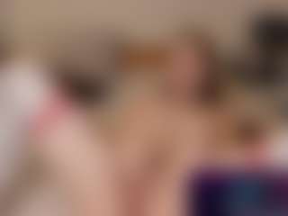 Live cam show with LiliVenom - Blonde Hair Petite on Camiplay Live