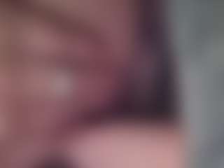 Mckenzie69er MILF webcam performer live streaming