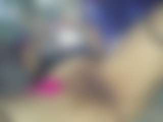 Live cam show with Mckenzie69er - Bedroom on SpunkLive