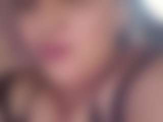 Live cam show with Mckenzie69er - Mobile MILF on Camsoda