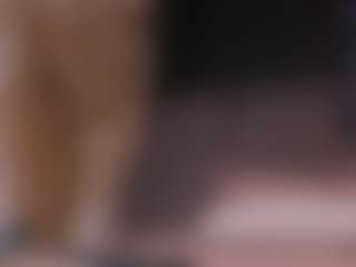 Live cam show with Mia-Blakee - New Toys on StripNow
