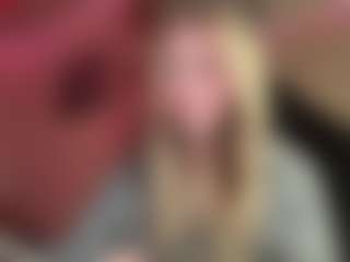Live cam show with AlexisRockwood - Facial on StripNow