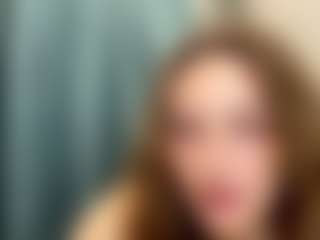 Live cam show with Julia - New Sexwebcam on UwU Esports