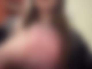 Live cam show with BeverleyCaplan - Tease on AdultVida.com