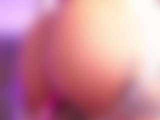 Live cam show with Demisinn - Shaved Pussy on Camsoda