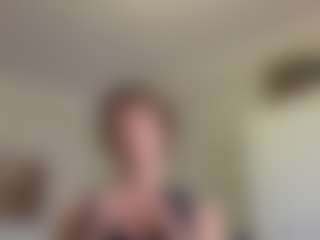 Live cam show with Ria - Full Nudity on CamwithHer