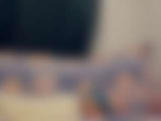 Live cam show with JoniStellings - Glasses on Latina Girls