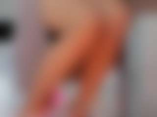 KrissLoveSnort MILF webcam performer live streaming