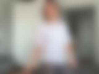 Live cam show with malvinatoken - Green Eyes on Dolls Live