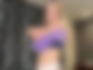 Live cam show with RomaKersey - Facial Piercings on Dolls Live