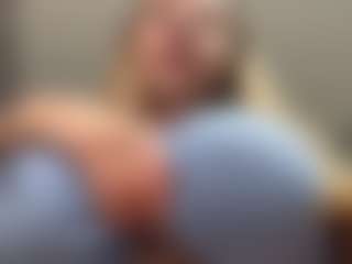 Live cam show with RomaKersey - Blonde Hair Small Tits on chickslive.net