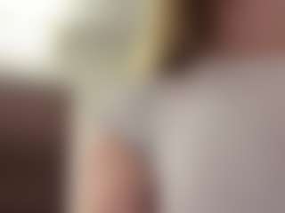 Live cam show with SeasonLabreck - Pornstar Small Tits on Gym Cam Girls