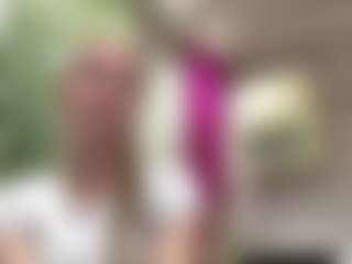 SeasonLabreck's Live Sex Cam Show