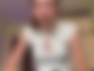 Live cam show with TonyaDellaratta - New Teen (18+) on SmokeAndPoke