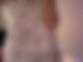 Live cam show with TonyaDellaratta - College on Camsoda