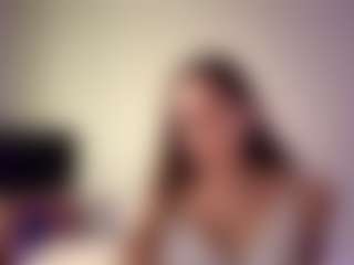 Live cam show with TonyaDellaratta - Thin on CamwithHer