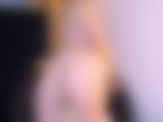 Live cam show with Zafira-Cass - Body Massage on Camsoda
