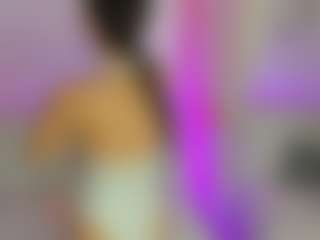 Live cam show with Danessacronin - New Petite on TeamSkeetLive