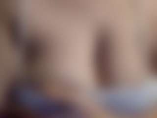 ElssaDaisy's Live Sex Cam Show
