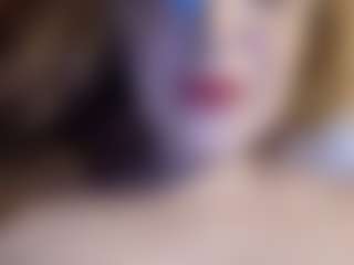 ElssaDaisy's Live Sex Cam Show