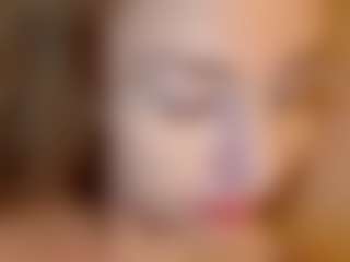 ElssaDaisy's Live Sex Cam Show