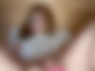 Live cam show with ElssaDaisy - New BBW on StripNow