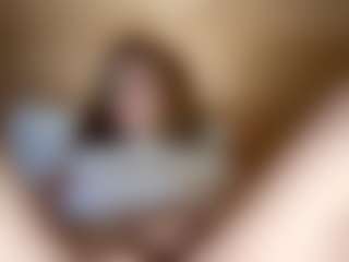 ElssaDaisy's Live Sex Cam Show