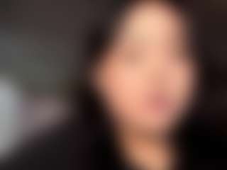 Live cam show with Mia - Public Mature on madthumbs