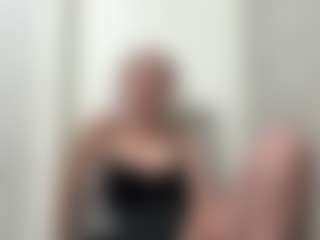 Live cam show with Alysa - Skinny on Camsoda