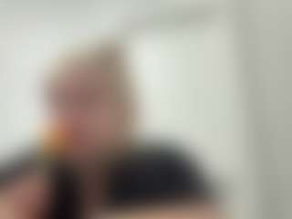 Live cam show with Alysa - Blonde Hair Big Tits on TeamSkeetLive