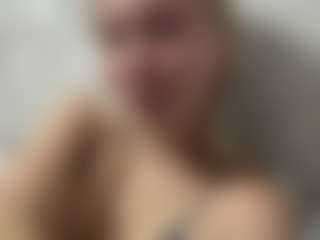 Live cam show with Lily - Genital Piercings on CamwithHer