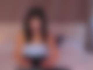 Live cam show with LilyyMoon - Oil on Camsoda