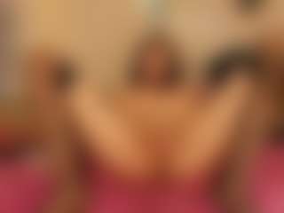 Live cam show with LuxeLina - Body Massage on livesuperchat.net