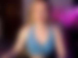 Live cam show with MissBlossomm - New Sexwebcam on UwU Esports