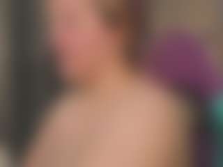 Live cam show with SunshySunshy - Blonde Hair Curvy on boobsie.com