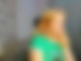 Live cam show with SunshySunshy - Teasing on Fit Hotties