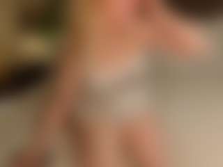 Live cam show with SunshySunshy - Teasing on Camsoda