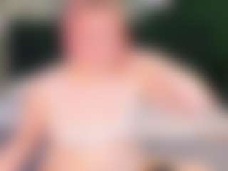 Live cam show with SunshySunshy - Teasing on CamSextacy