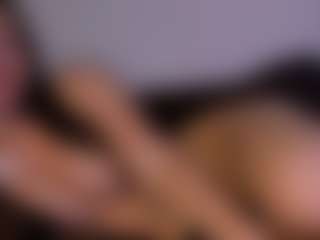 Live cam show with Asretia - Pornstar Skinny on googirlz