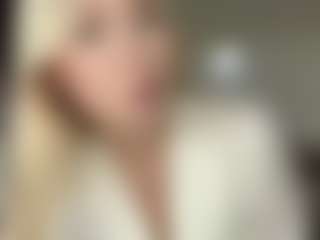 Live cam show with Rina - Athletic Shaved Pussy on StripNow