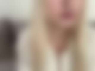 Live cam show with Rina - Natural on livesuperchat.net