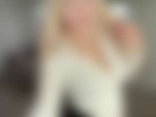 Live cam show with Rina - Green Eyes on Camsoda.co