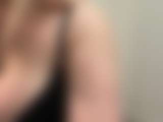 Live cam show with Rina - Athletic Bedroom on SxyPornLive