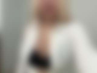 Live cam show with Rina - Green Eyes on CamwithHer
