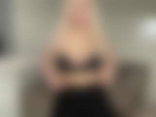 Live cam show with Rina - Flashing on CamClone