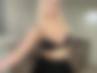 Live cam show with Rina - Average on SinfulBabes