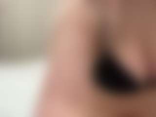 Live cam show with Rina - Blonde Hair Amateur on SinfulBabes
