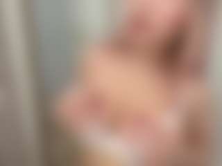 Live cam show with Rina - Blonde Hair Shaved Pussy on Camsoda